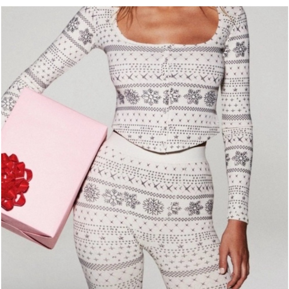Skims XS holiday pajama Set